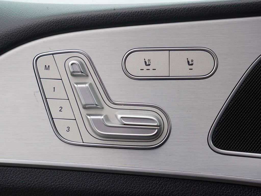 Used 2024 Mercedes-Benz GLE 450e 4MATIC image 7