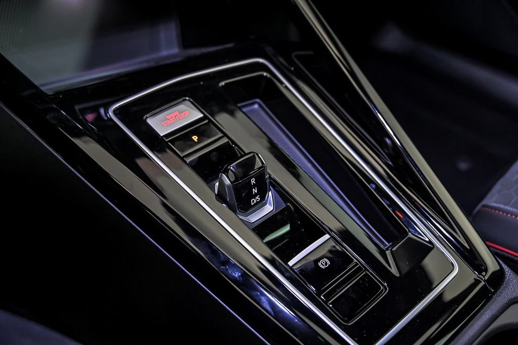 New 2026 Volkswagen GTI SE FWD image 17