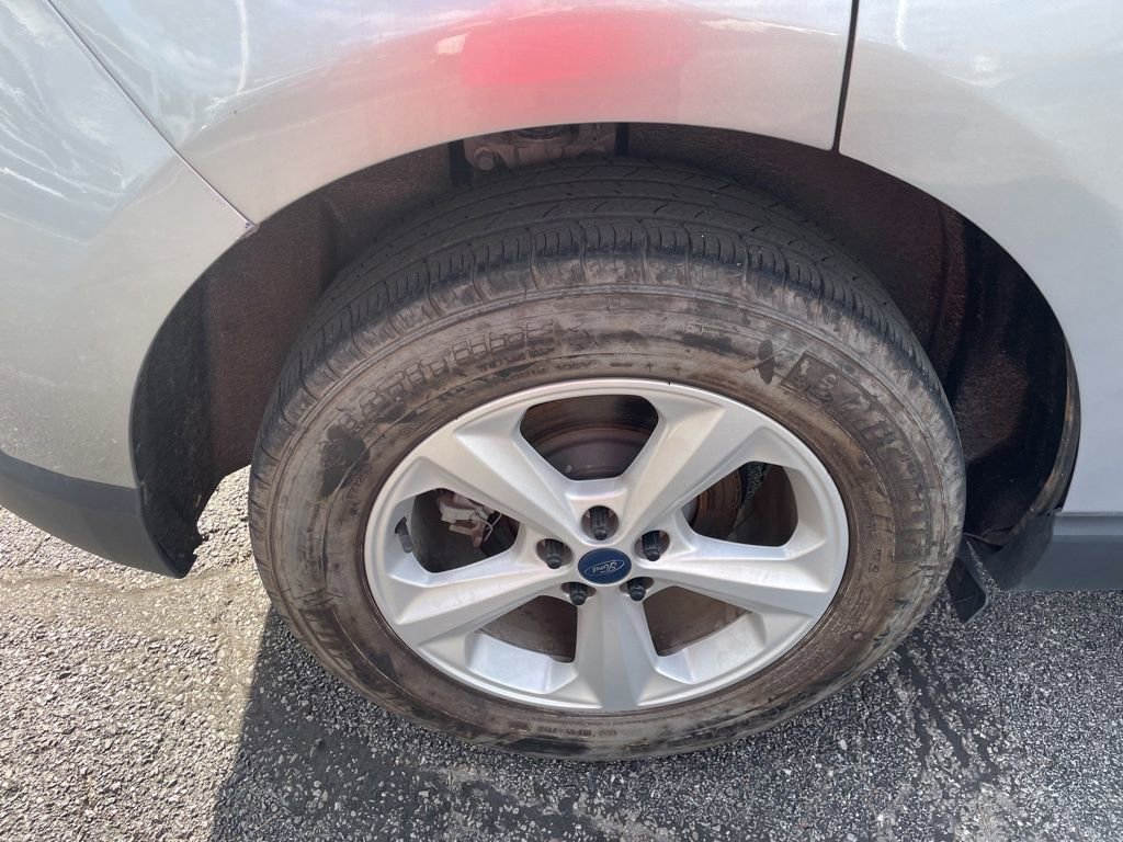 Used 2021 Ford Edge SE image 13