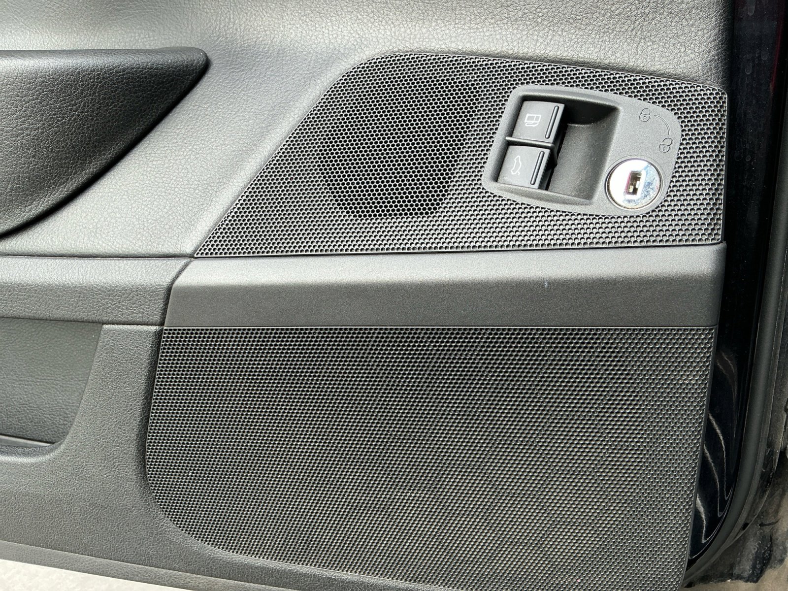 Used 2013 Volkswagen CC Sport image 27