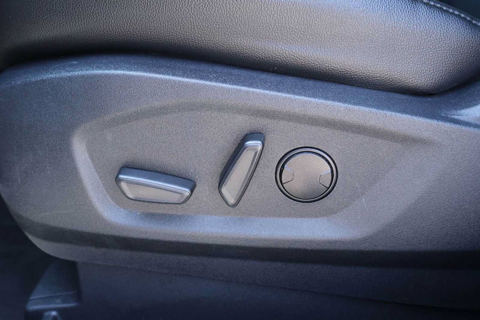 Used 2024 Ford Edge Titanium AWD/4WD image 24