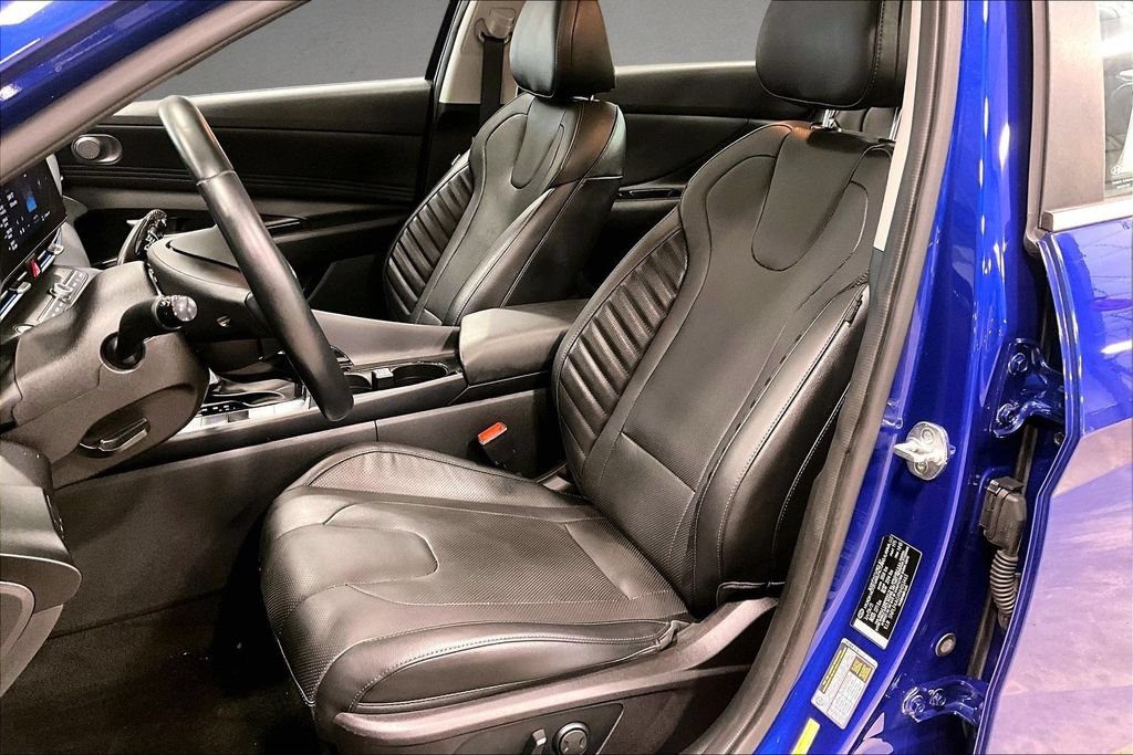 Used 2022 Hyundai Elantra Limited w/ Cargo Package FWD image 20