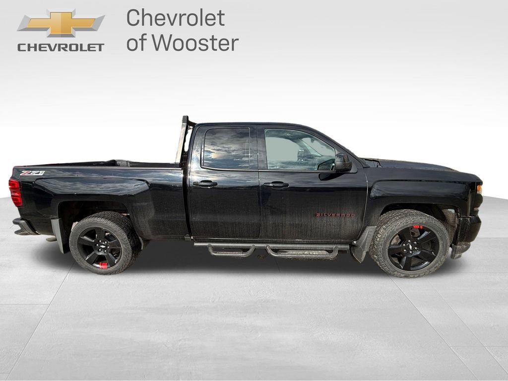 Used 2017 Chevrolet Silverado 1500 LT w/ Redline Edition image 6