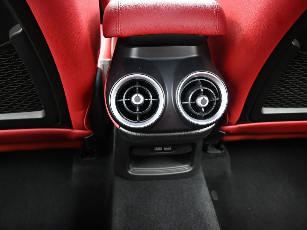 Used 2019 Alfa Romeo Stelvio w/ Nero Edizione image 33