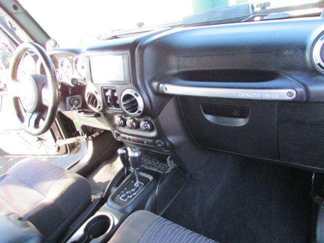 Used 2012 Jeep Wrangler Unlimited Sahara AWD/4WD image 18