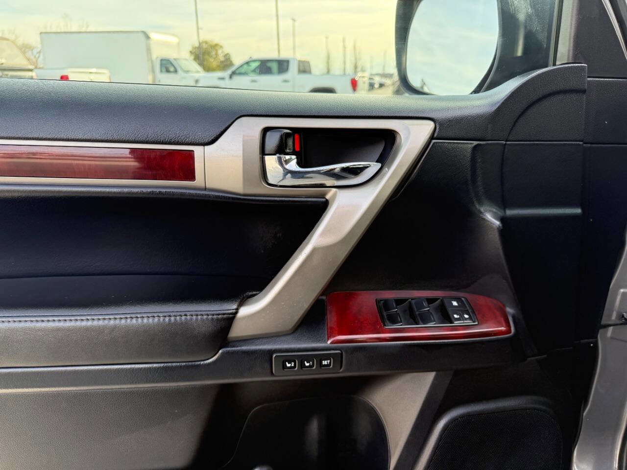 Used 2013 Lexus GX 460 image 29