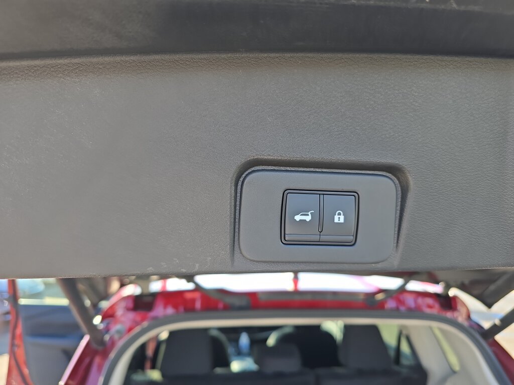 Used 2026 Nissan Rogue SV w/ Cold Weather Package FWD image 17