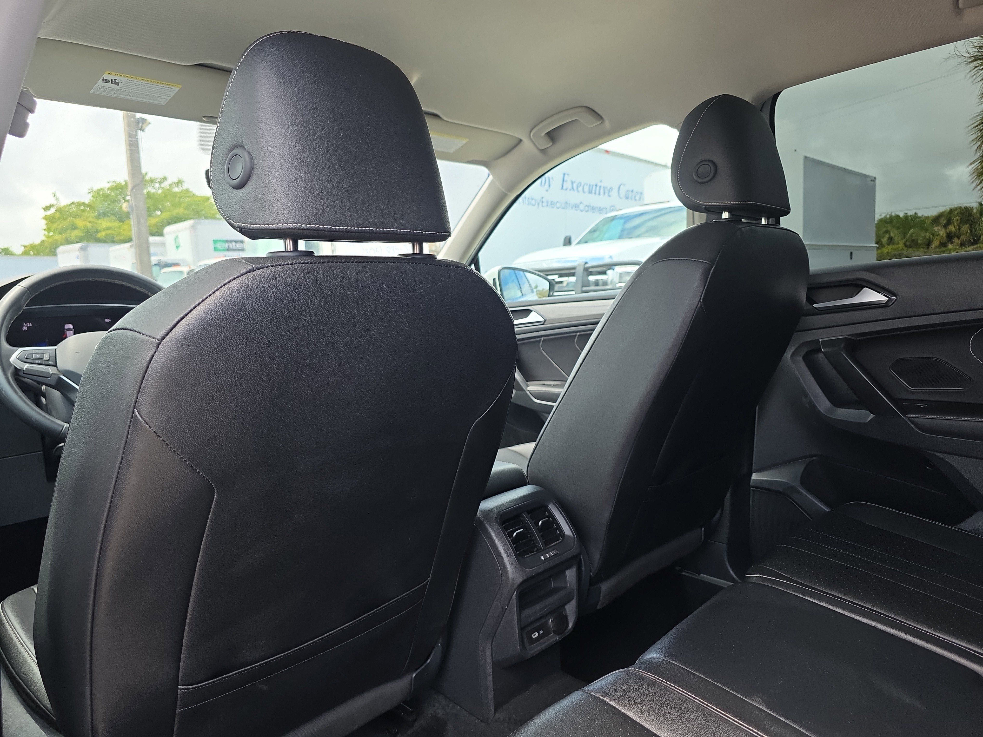 Used 2024 Volkswagen Tiguan SE FWD image 16