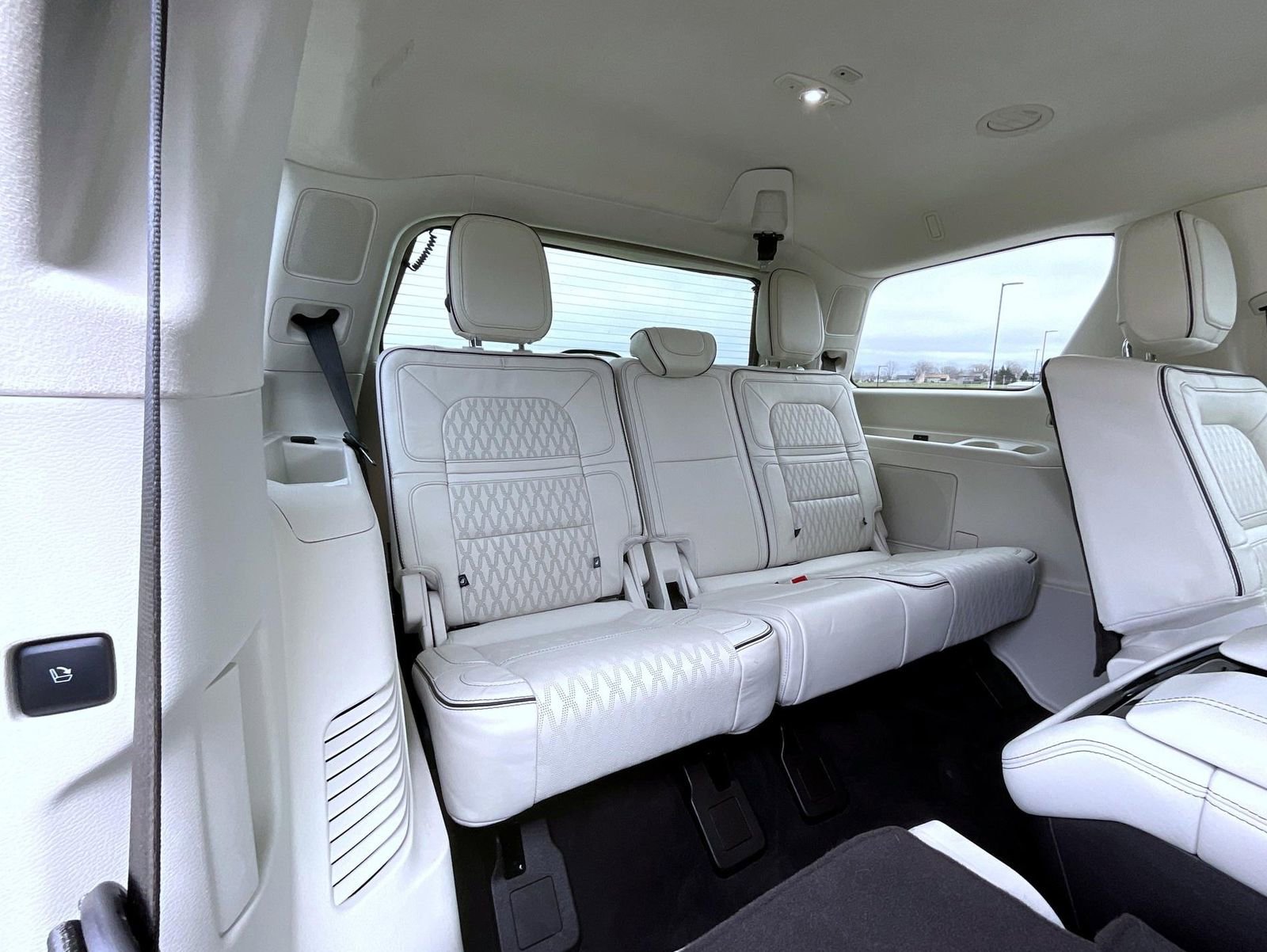 Certified 2024 Lincoln Navigator Black Label image 20