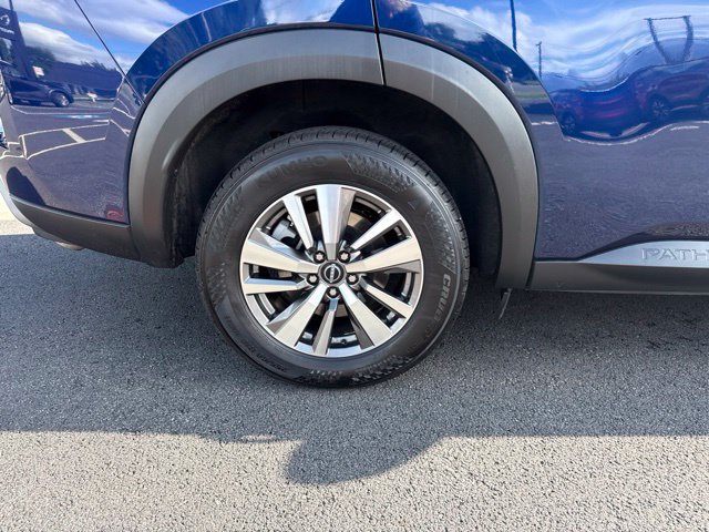 Used 2026 Nissan Pathfinder SL AWD/4WD image 12