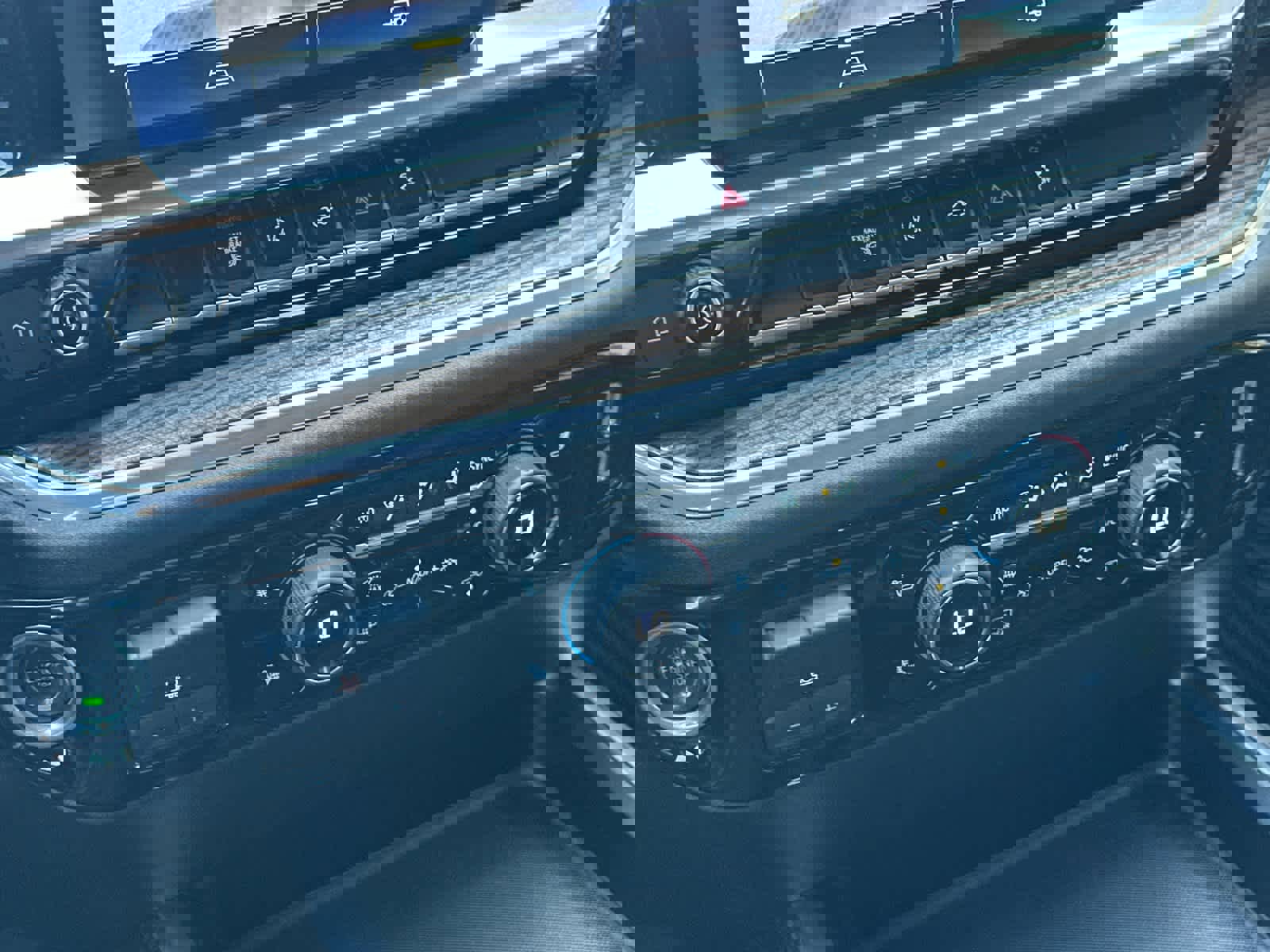 Used 2024 Chevrolet Silverado 3500 LT w/ Convenience Package image 18