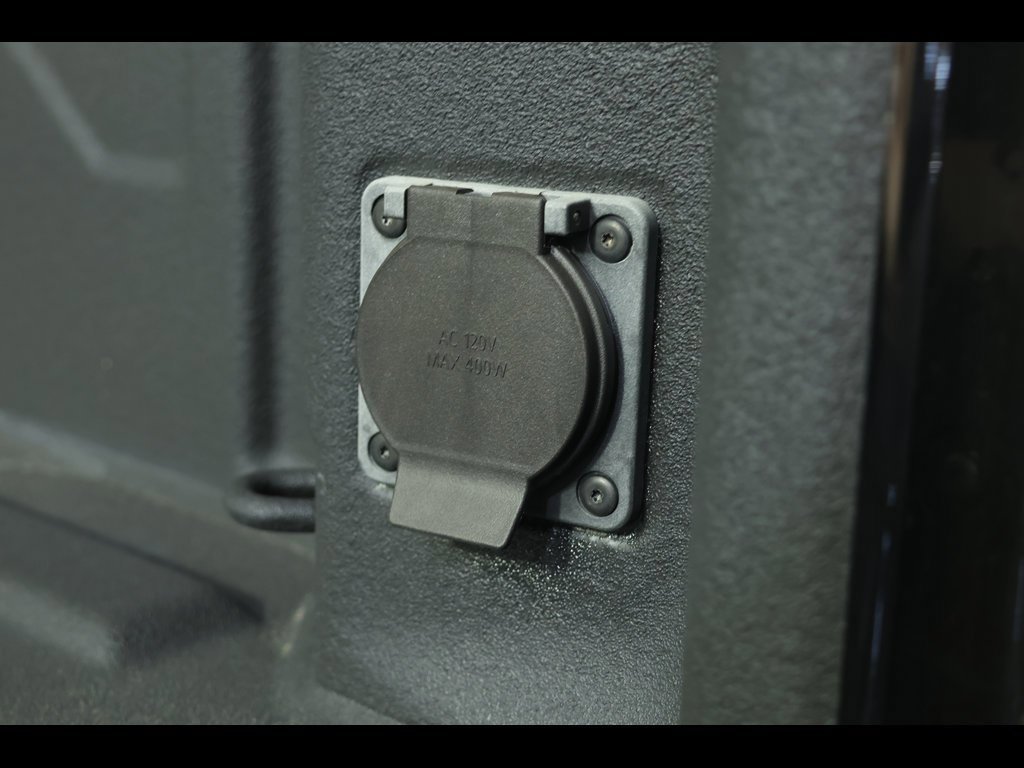 Used 2025 Chevrolet Silverado 2500 Custom w/ Custom Value Package image 14