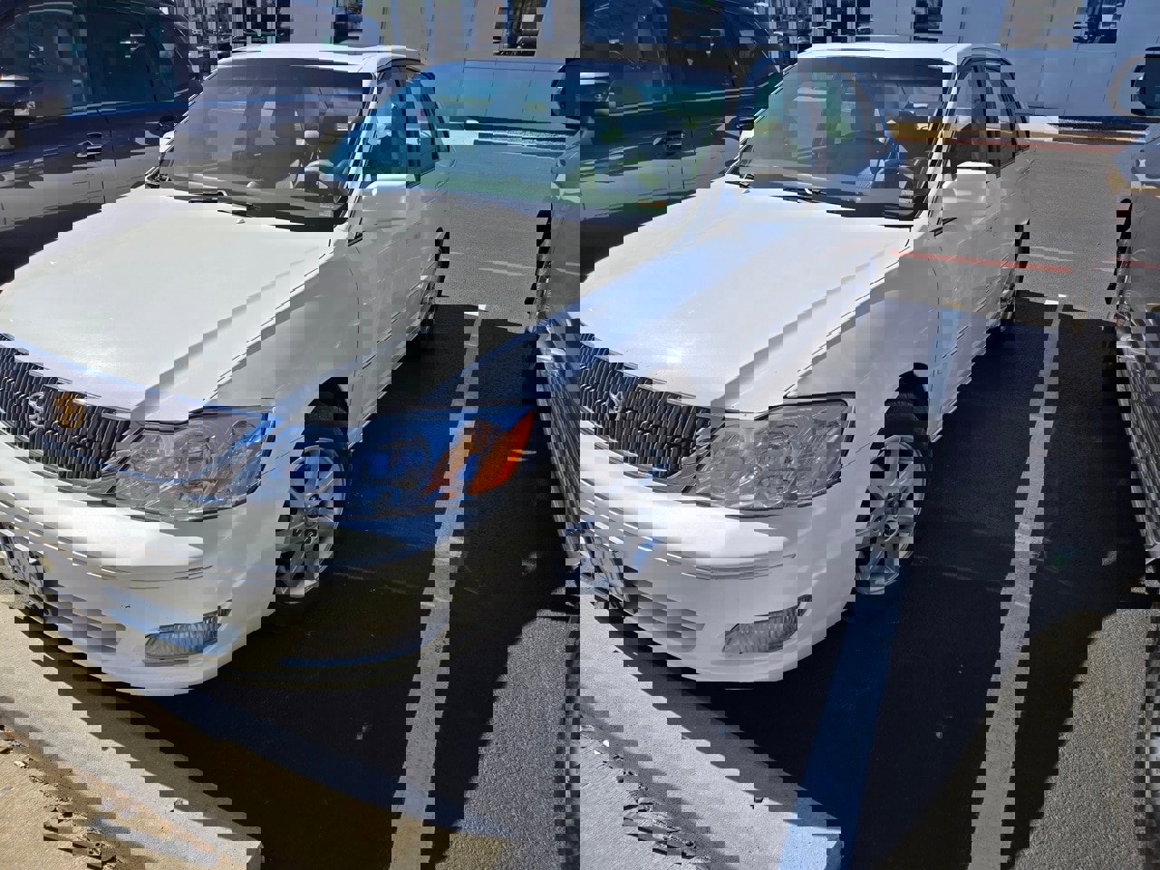 Used 2000 Toyota Avalon XLS image 1