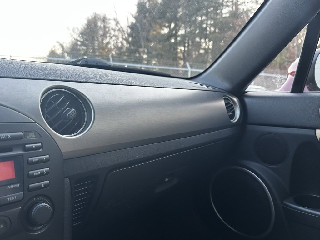 Used 2010 MAZDA MX-5 Miata Grand Touring w/ Premium Pkg image 13