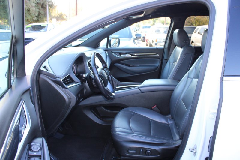 Used 2022 Buick Enclave Essence image 9