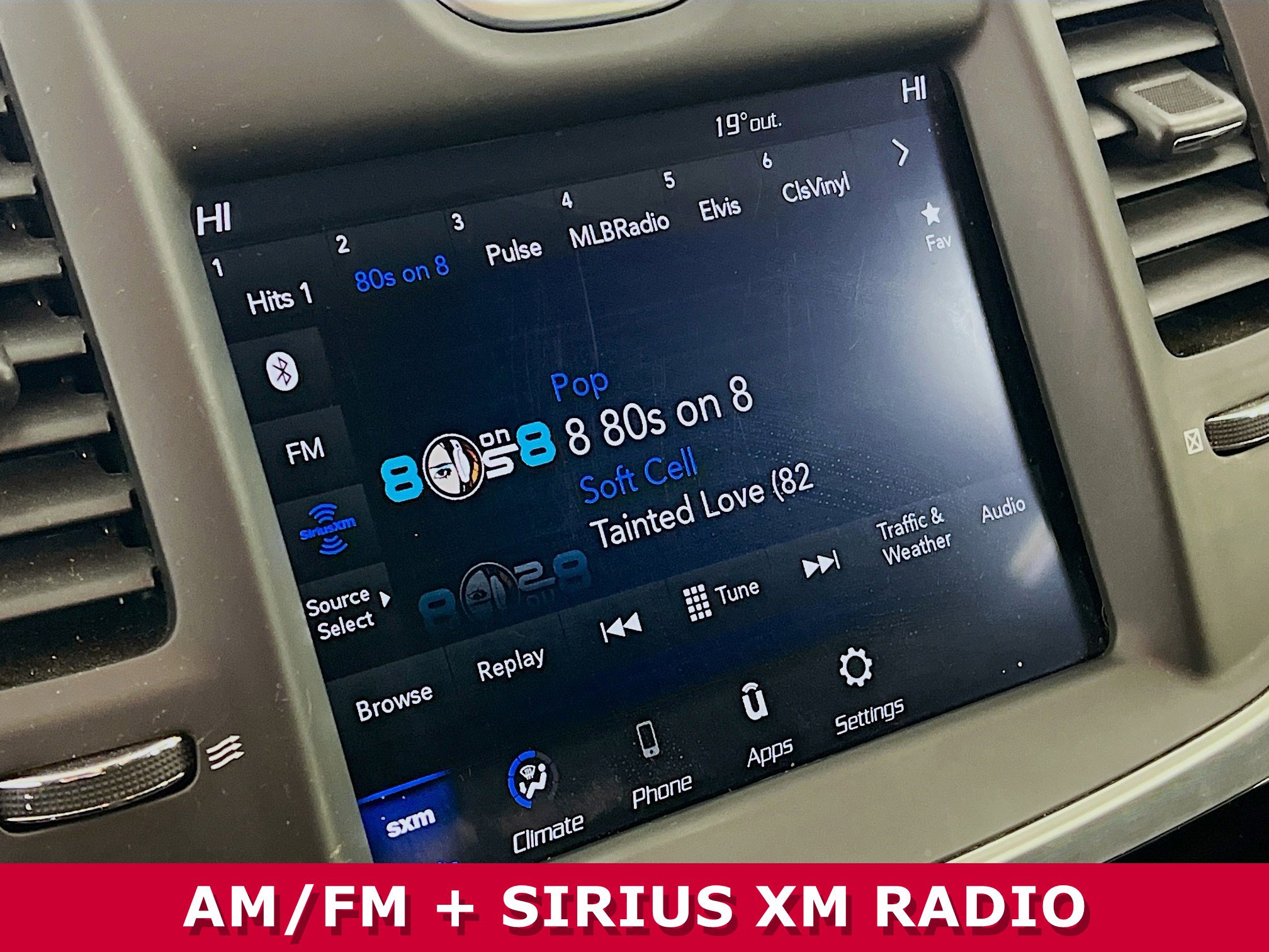 Used 2023 Chrysler 300 Touring w/ Sport Appearance Package image 8