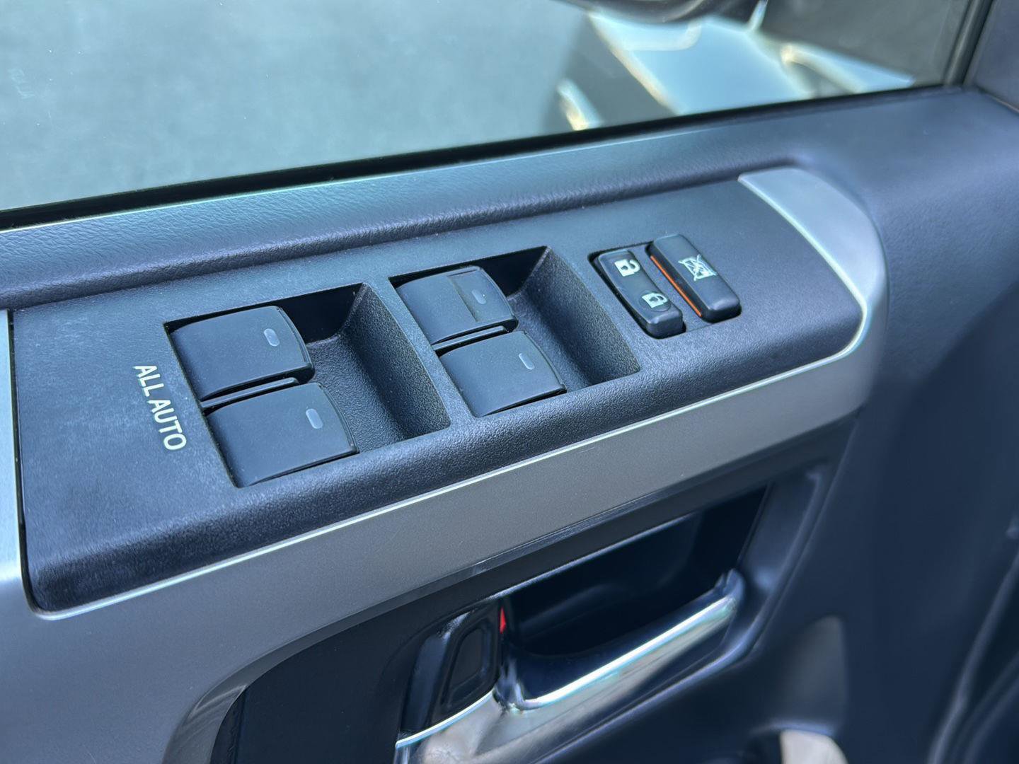 Used 2016 Toyota 4Runner SR5 image 29