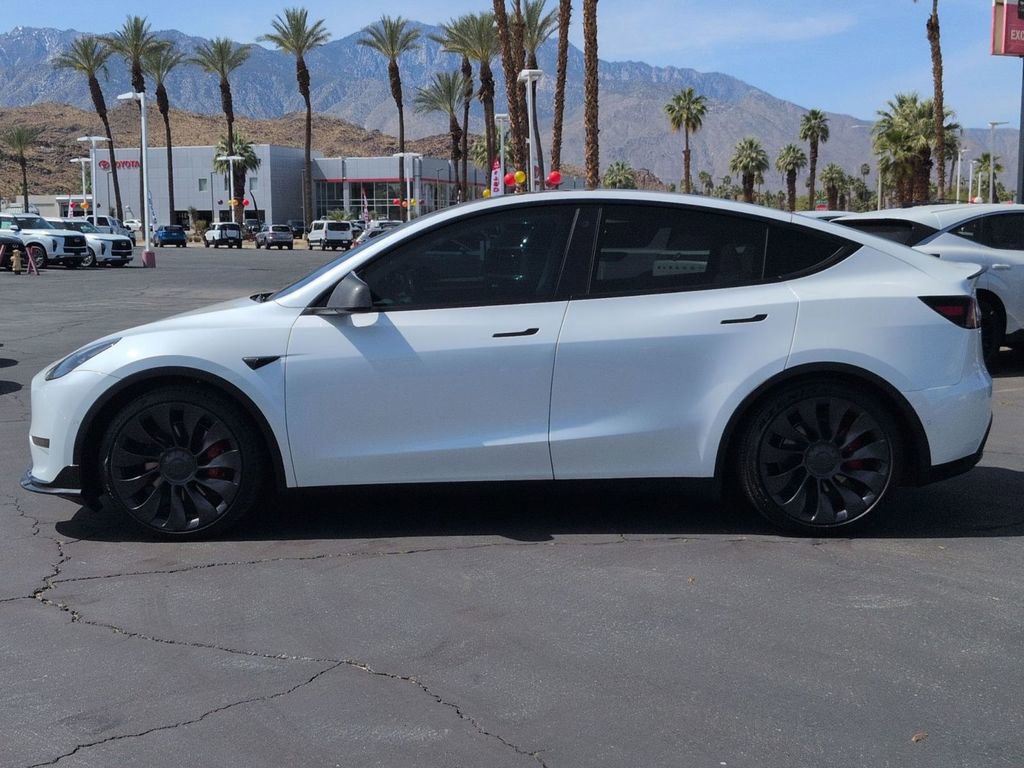 Used 2022 Tesla Model Y Performance image 3