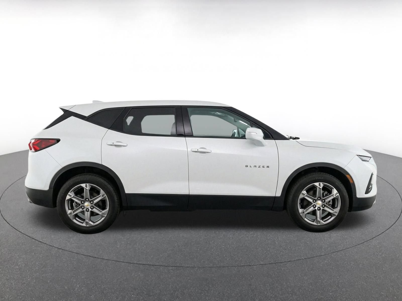 Used 2026 Chevrolet Blazer LT FWD image 9