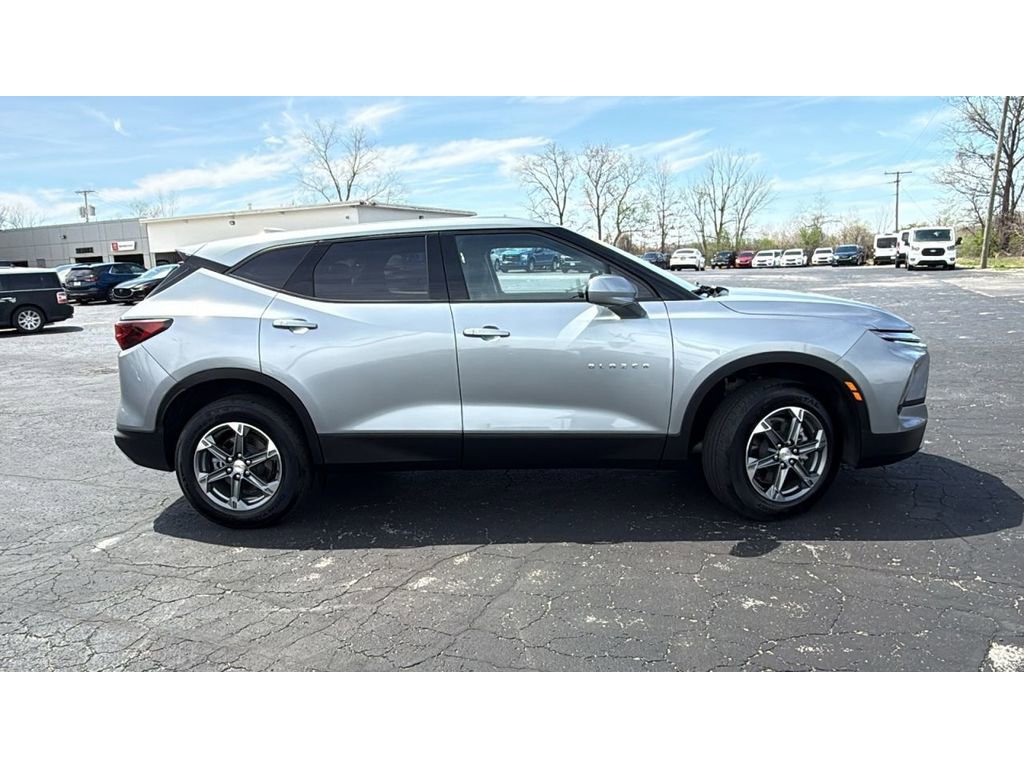 Used 2025 Chevrolet Blazer LT image 9