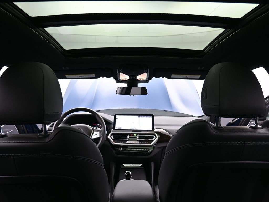 Used 2025 BMW X4 xDrive30i w/ Premium Package image 17