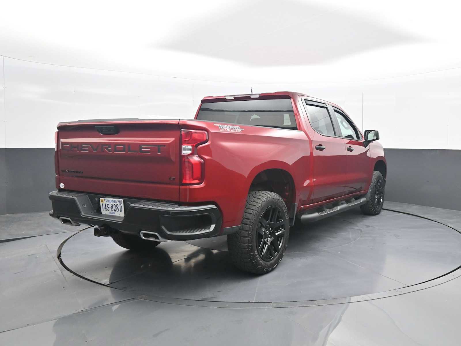 Used 2024 Chevrolet Silverado 1500 LT Trail Boss w/ LPO, Dark Essentials Package AWD/4WD image 7