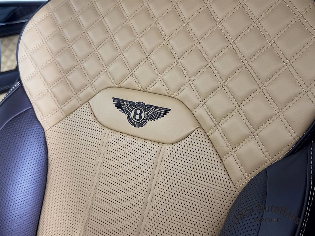 Used 2021 Bentley Bentayga AWD/4WD image 46