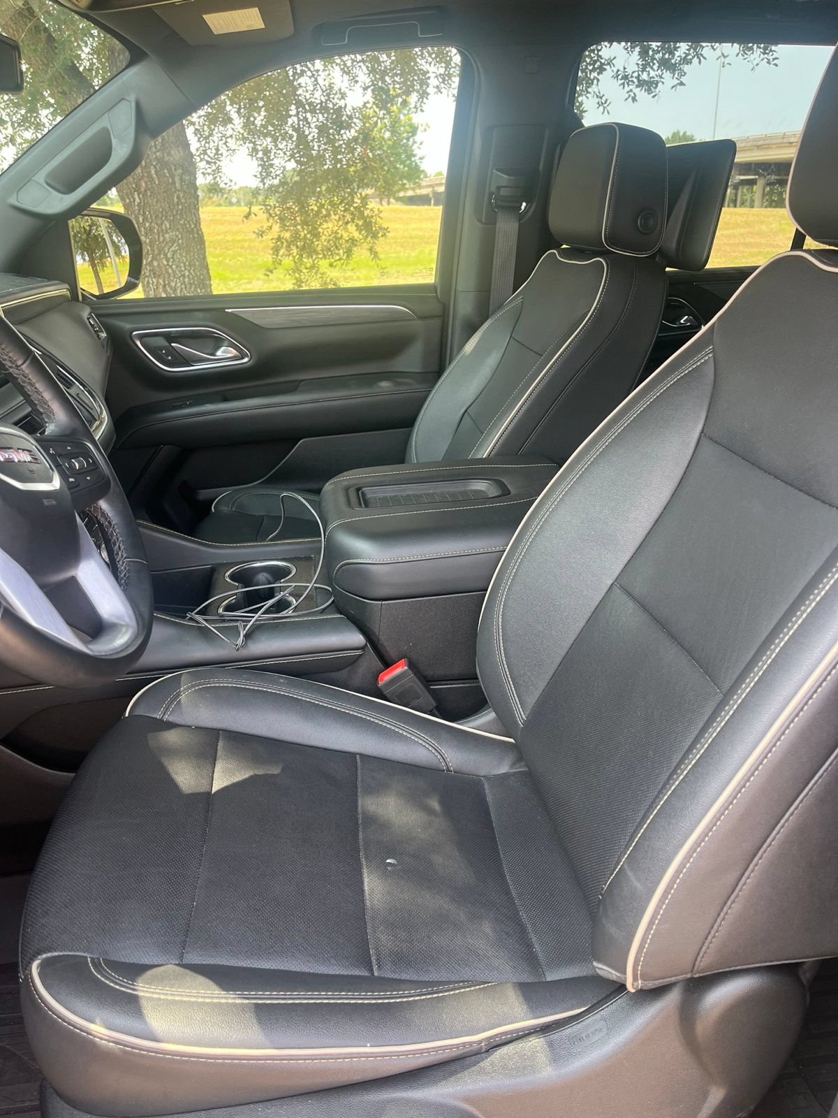 Used 2023 GMC Yukon SLT w/ SLT Premium Package RWD image 8