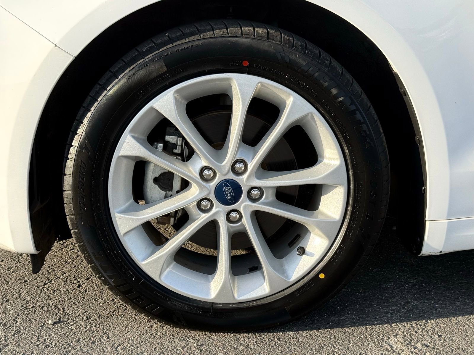 Used 2019 Ford Fusion SE image 13