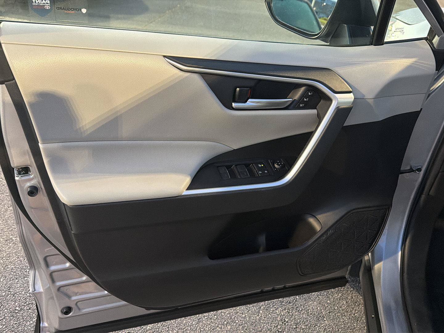 Certified 2023 Toyota RAV4 XLE Premium FWD image 16