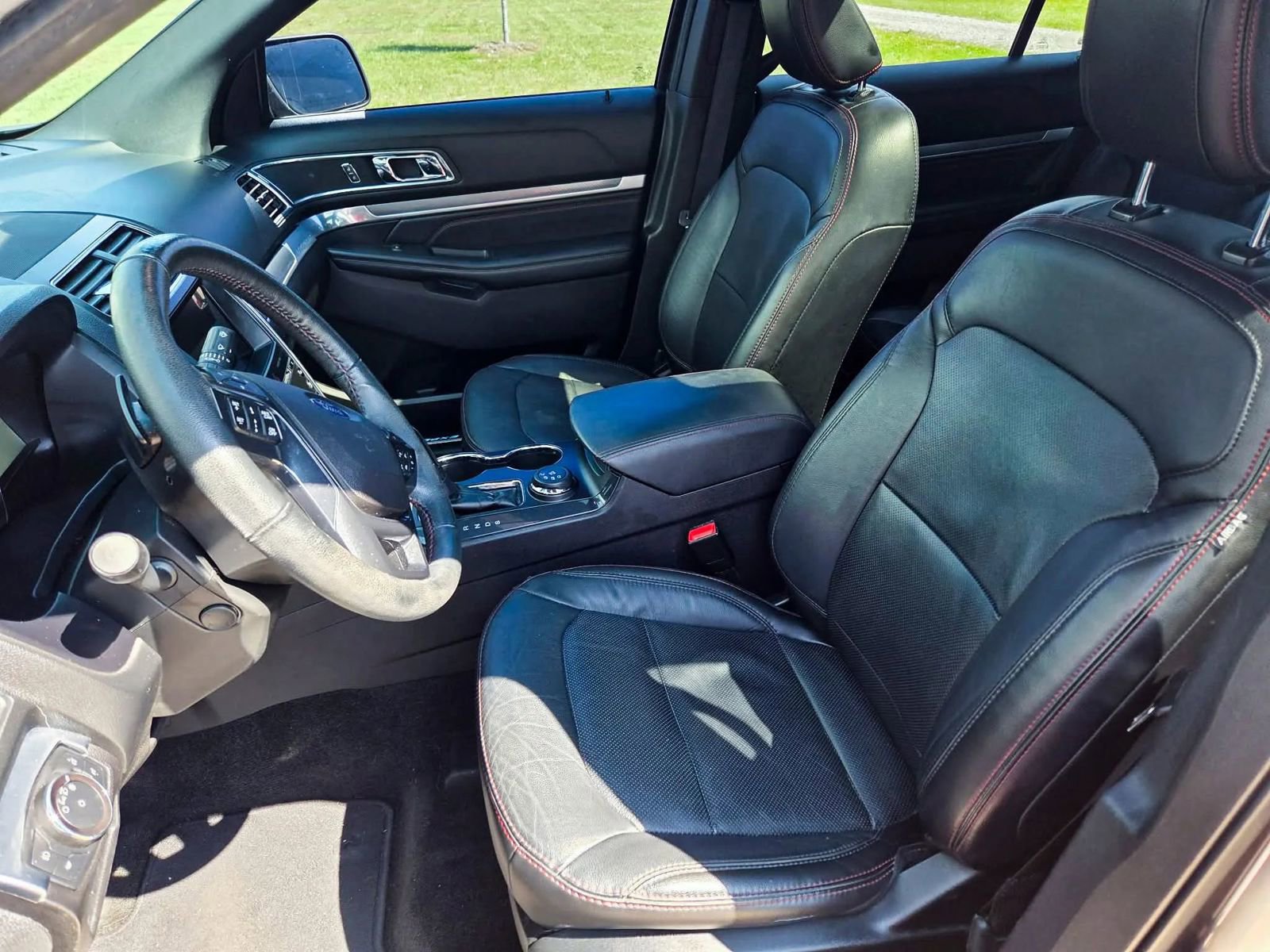 Used 2018 Ford Explorer Sport w/ Equipment Group 401A AWD/4WD image 17