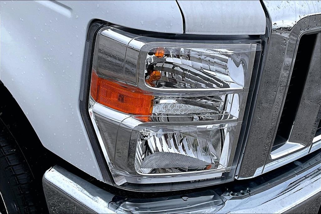 New 2025 Ford E-450 and Econoline 450 Super Duty w/ Power Equipment Group image 16