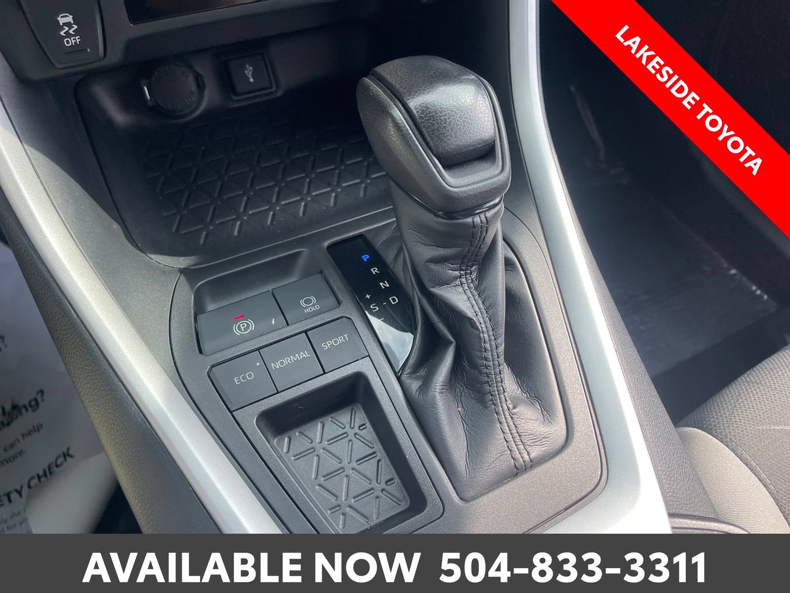 Used 2020 Toyota RAV4 XLE FWD image 30