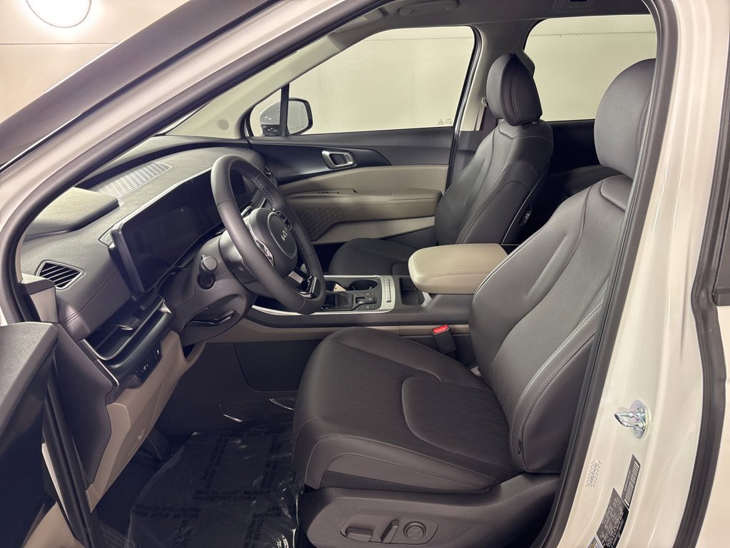 New 2026 Kia Carnival FWD image 23