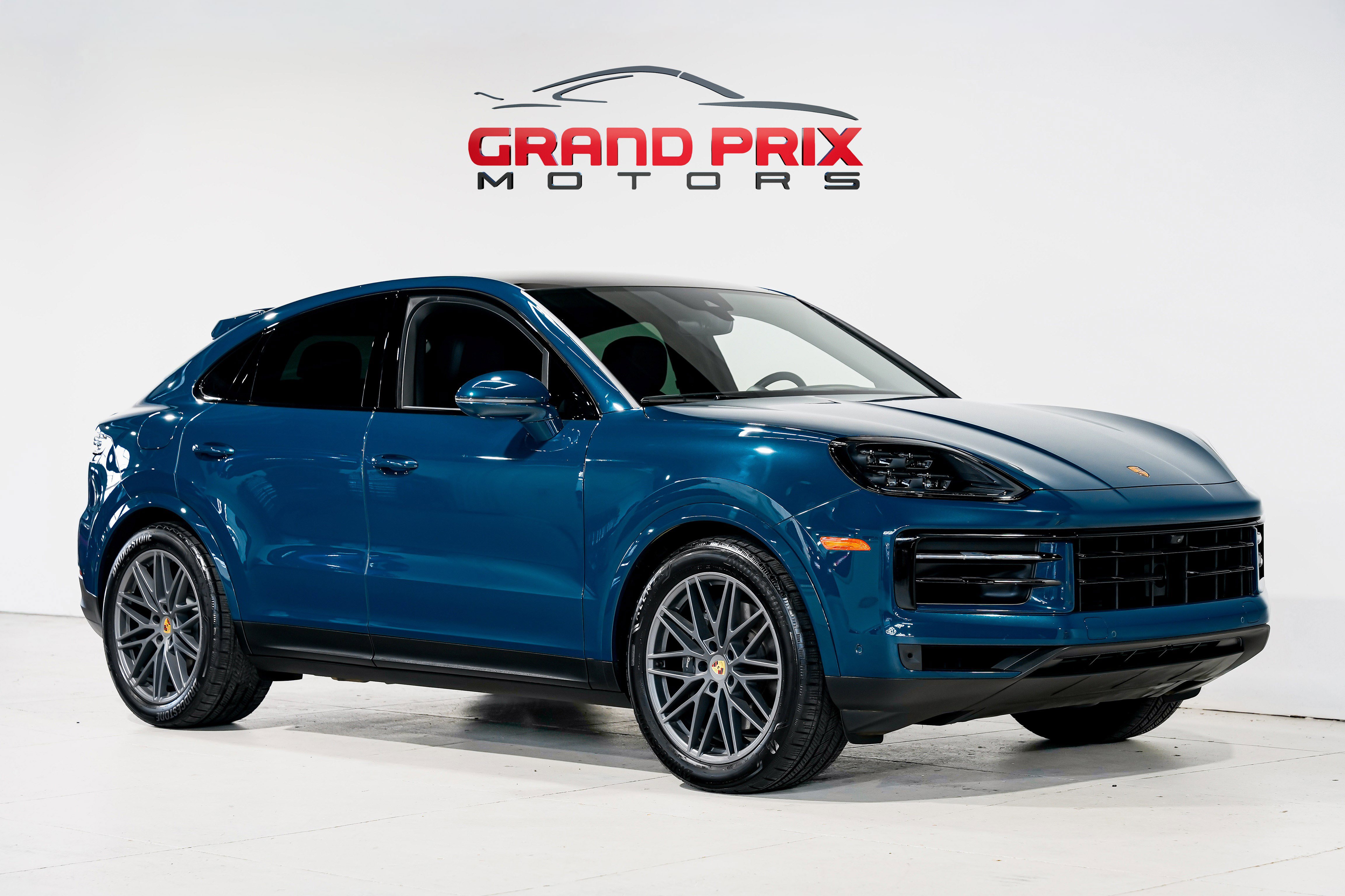 Used 2024 Porsche Cayenne Coupe image 1