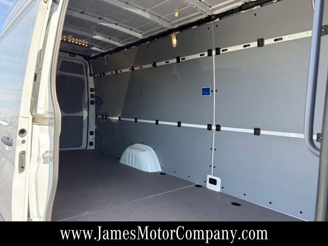 Used 2026 Mercedes-Benz Sprinter 2500 image 15