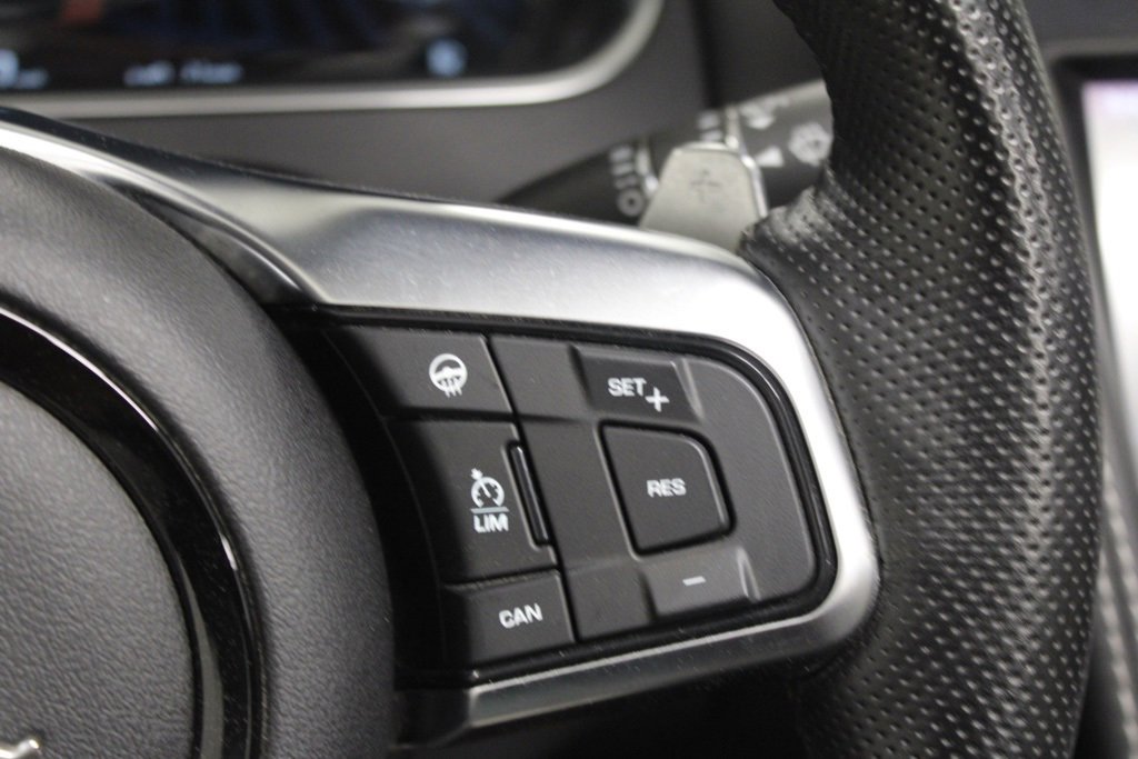 Used 2022 Jaguar F-TYPE R image 18