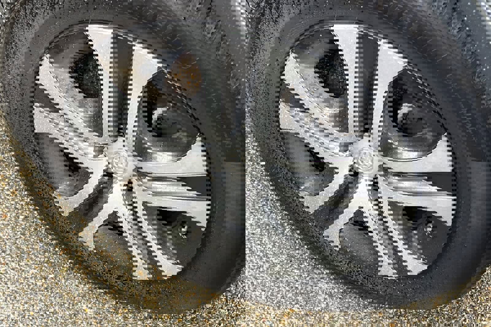 Used 2017 Toyota RAV4 LE FWD image 15