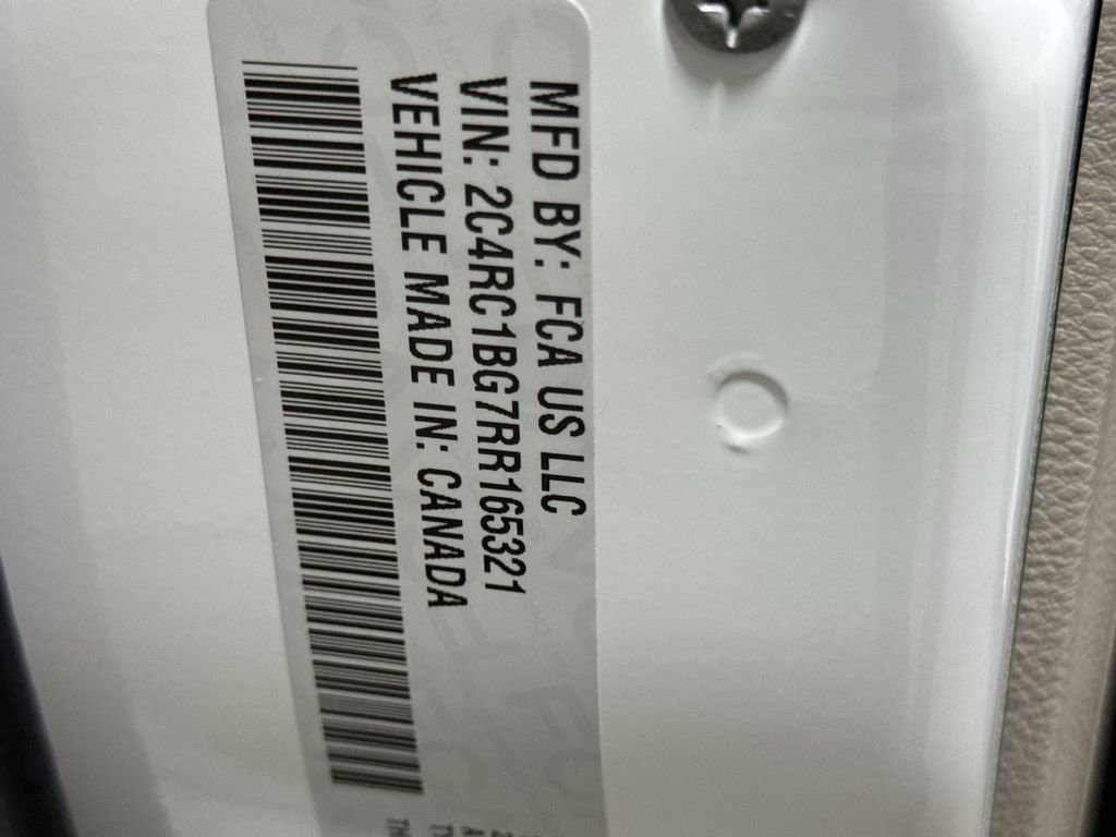 Used 2024 Chrysler Pacifica Touring-L image 27