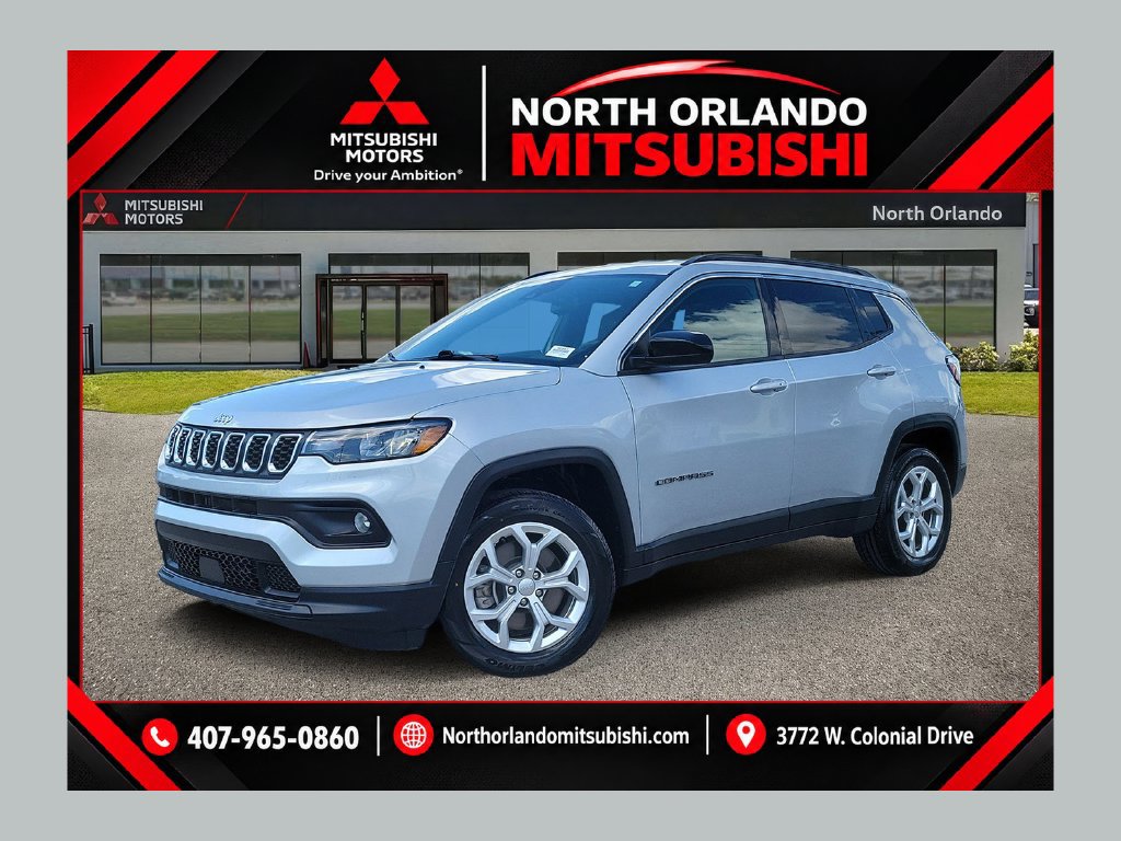 Used 2024 Jeep Compass Latitude AWD/4WD image 1