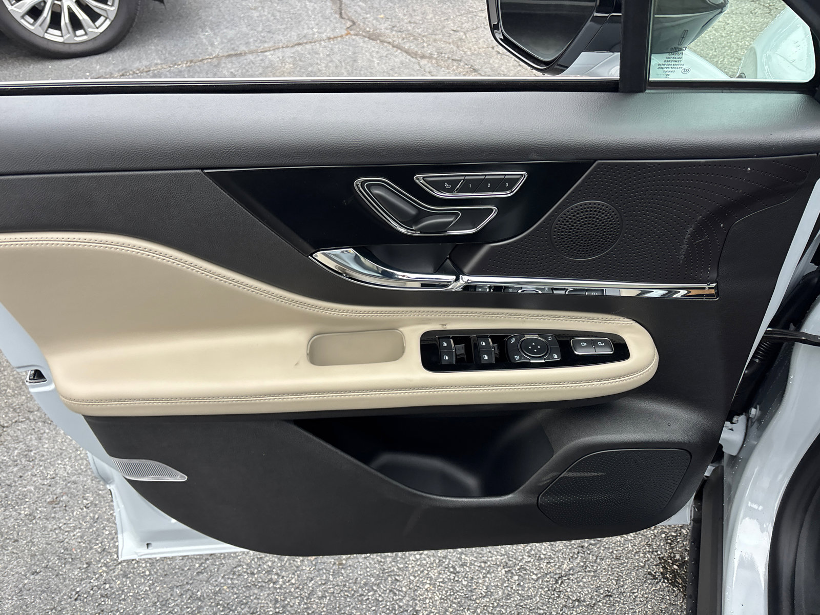 New 2026 Lincoln Corsair Premiere image 11