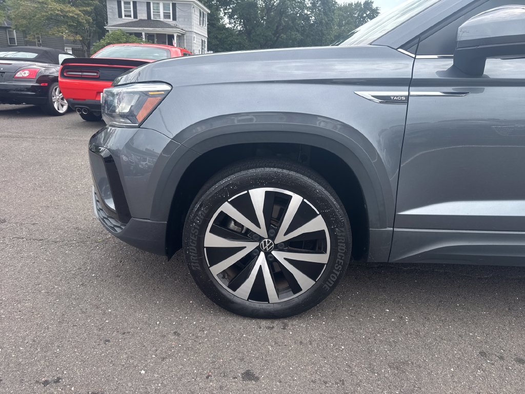 Used 2022 Volkswagen Taos SE w/ Panoramic Sunroof Package AWD/4WD image 28