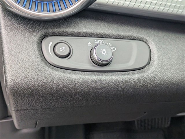 New 2026 Chevrolet Trax LT w/ Sunroof Package image 12