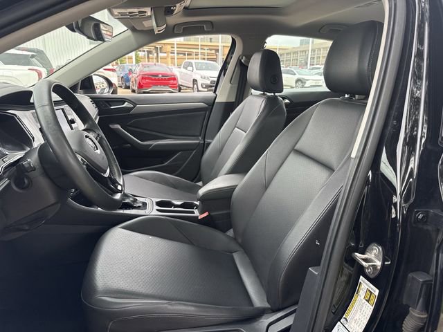 Used 2020 Volkswagen Jetta SE w/ SE Cold Weather Package FWD image 25