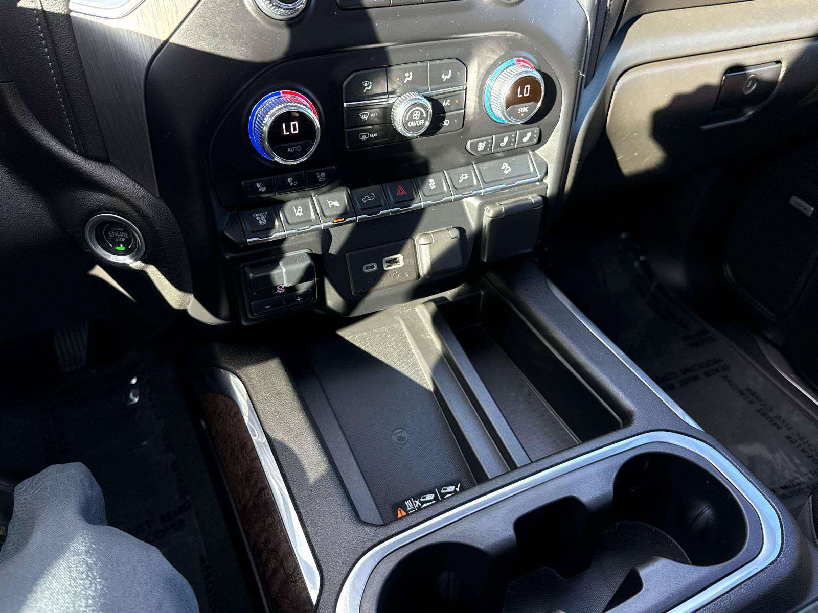 Used 2022 GMC Sierra 3500 Denali AWD/4WD image 22