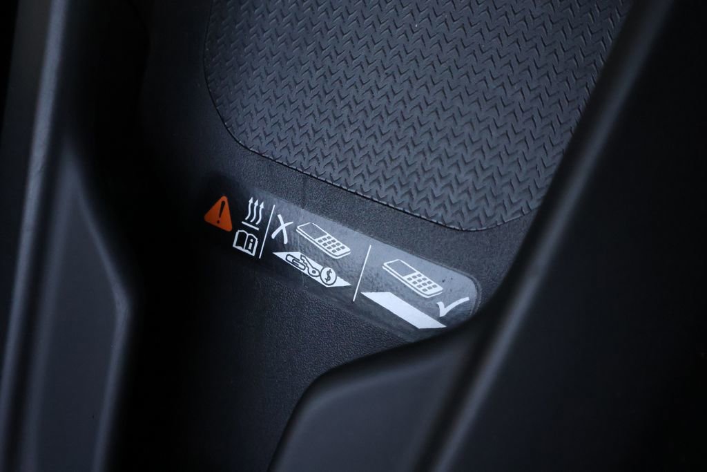 Used 2022 Chevrolet Corvette Stingray Premium Cpe w/ Z51 Performance Package image 34