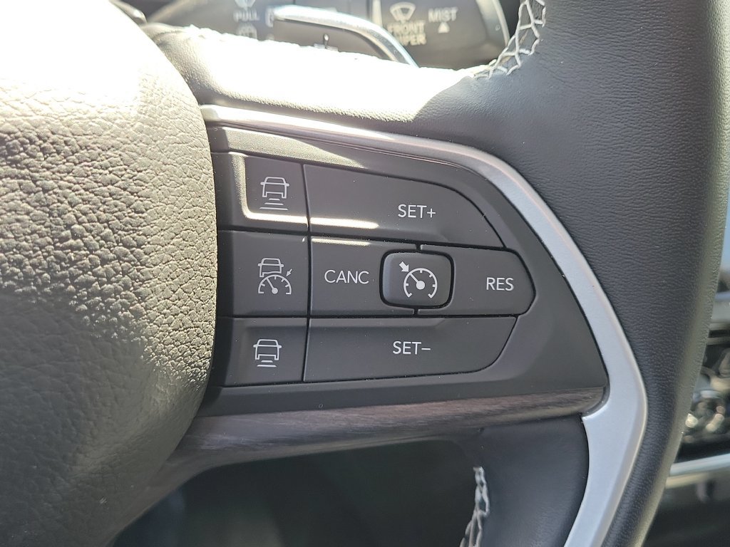 Used 2022 Jeep Grand Cherokee Limited AWD/4WD image 10