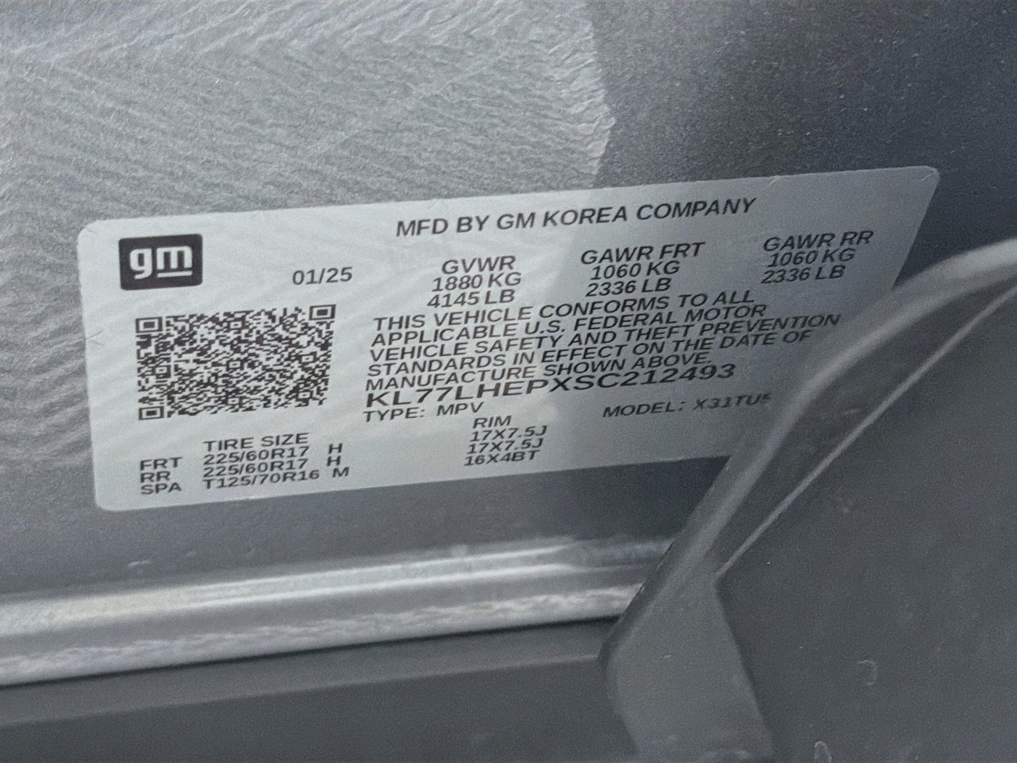 Used 2025 Chevrolet Trax LT FWD image 12