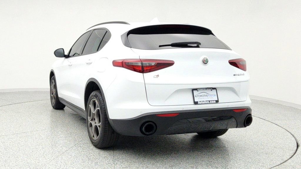 Used 2022 Alfa Romeo Stelvio Sprint image 6