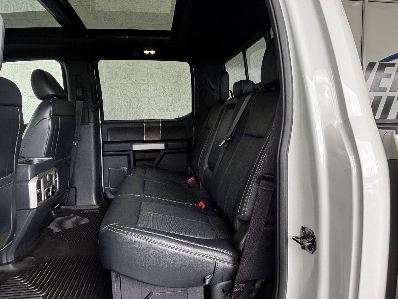 Used 2022 Ford F250 Lariat w/ Tremor Off-Road Package AWD/4WD image 24